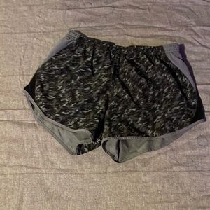 Athletic draw string shorts